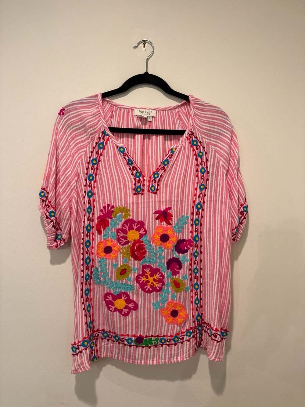 Tru Luxe Jeans Pink Striped Floral Embroidered Rayon Blouse Size S